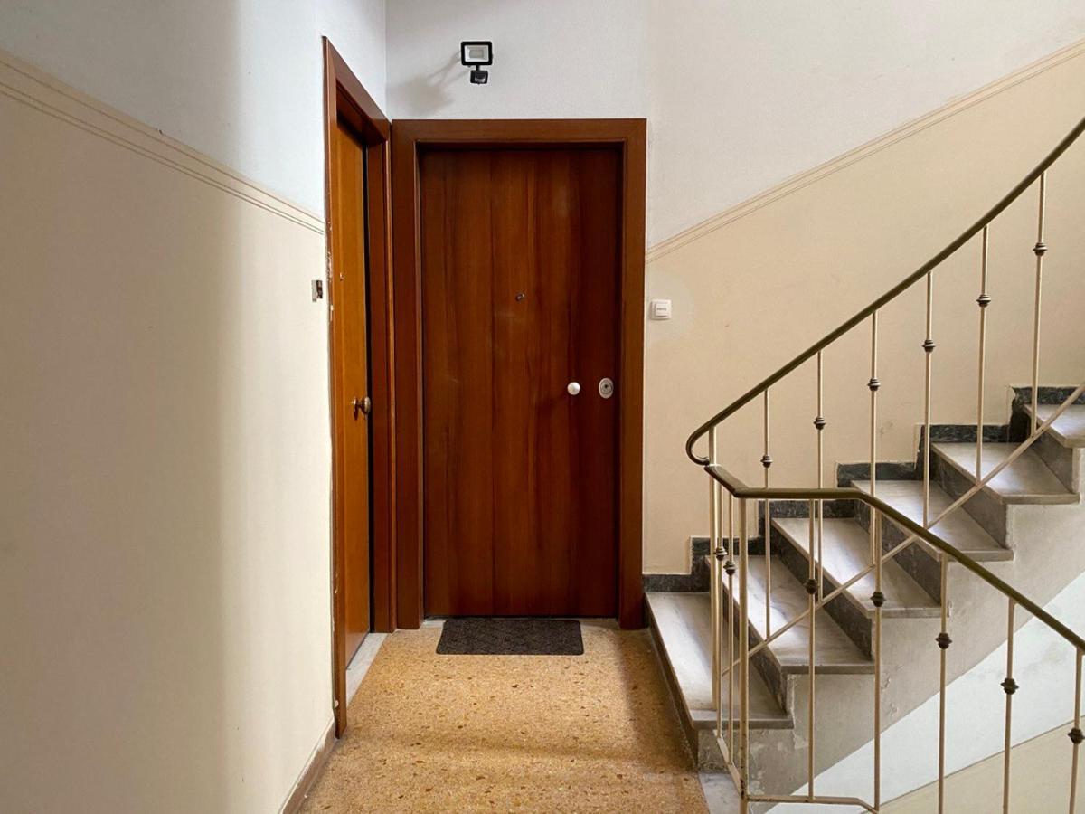 Апартаменты A Modern Flat In The Centre Афины Экстерьер фото